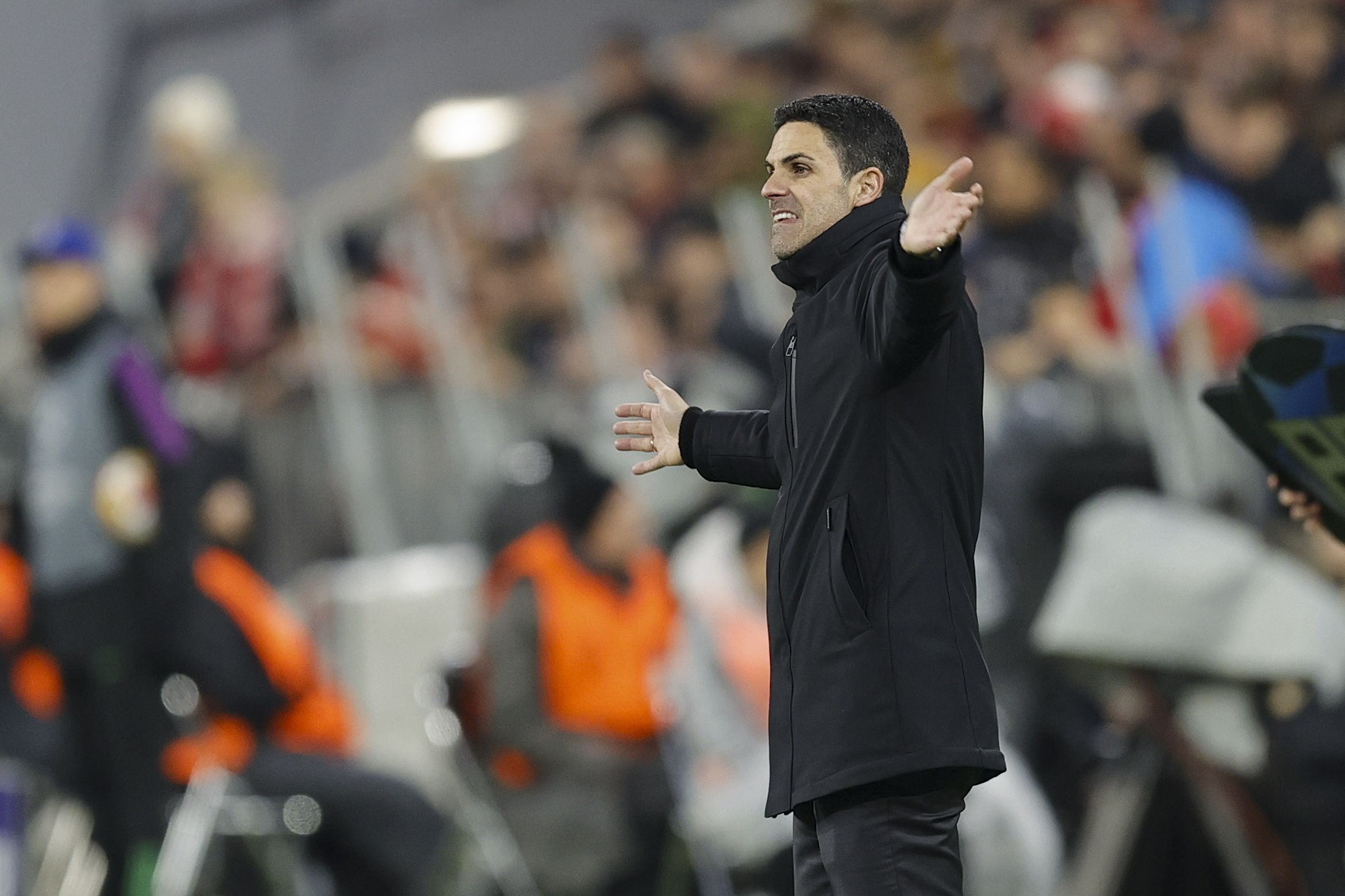 赛地聚焦——英超今夜热度飙升；纽约尼克斯主帅复盘；引发热议；球探报告显示潜力的简单介绍