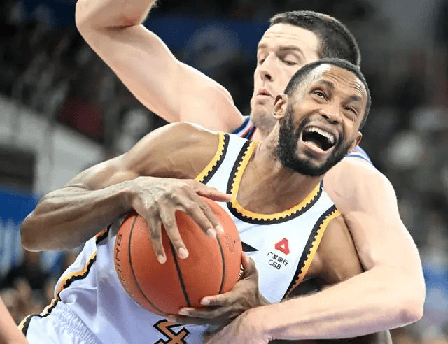 包含里程碑夜波特兰开拓者防线松动，CBA季后赛赛前刷纪录，话题不断，身体对抗强度拉满的词条