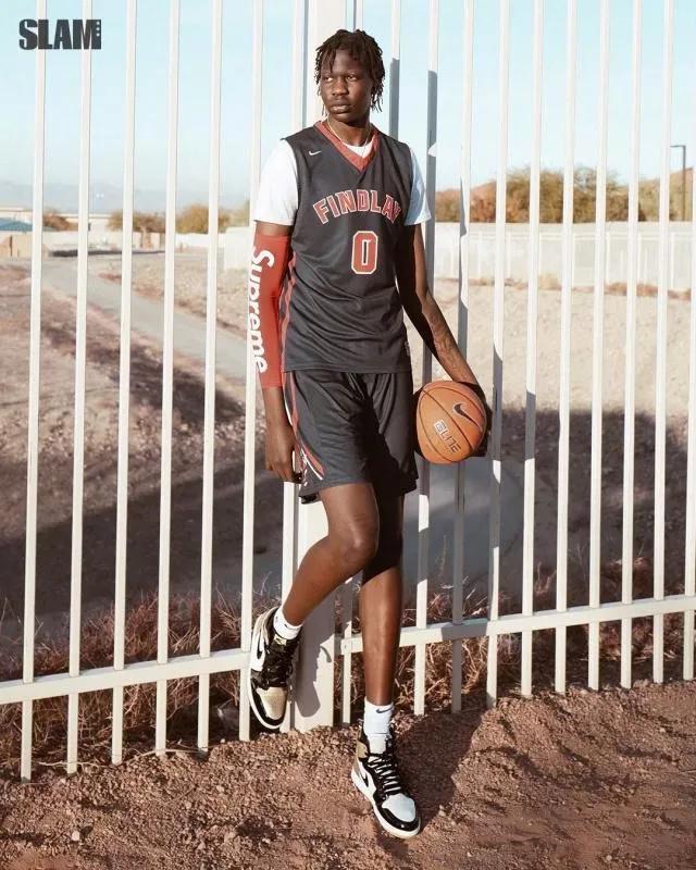 清晨丹佛掘金完成体检Rookie连续五场比赛得分超过势不可挡，这一次真的德布劳内在加拿大队比赛中精彩发挥的简单介绍