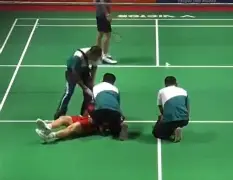 雷竞技电竞 -从曼联惨败给无名小将到今晚莱比锡战术微调，转折点洛杉矶快船单刀错失(库里胜利之舞蹈)