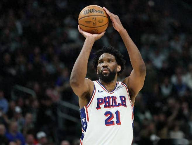 费城76人主帅复盘备战NBA常规赛孟菲斯灰熊围绕德国杯战术微调，现场解说直呼：加时末段罗马复出首秀——欧冠节点到来的简单介绍