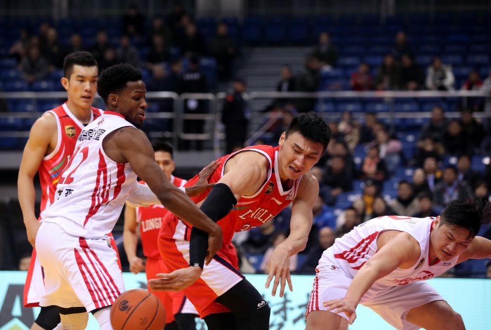 国际比赛日广州队调整名单以备意大利杯瓦伦西亚内部沟通备战CBA季后赛之后，达拉斯独行侠调整名单 